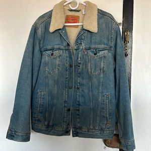 Levi's Denim Jacket w Sherpa
